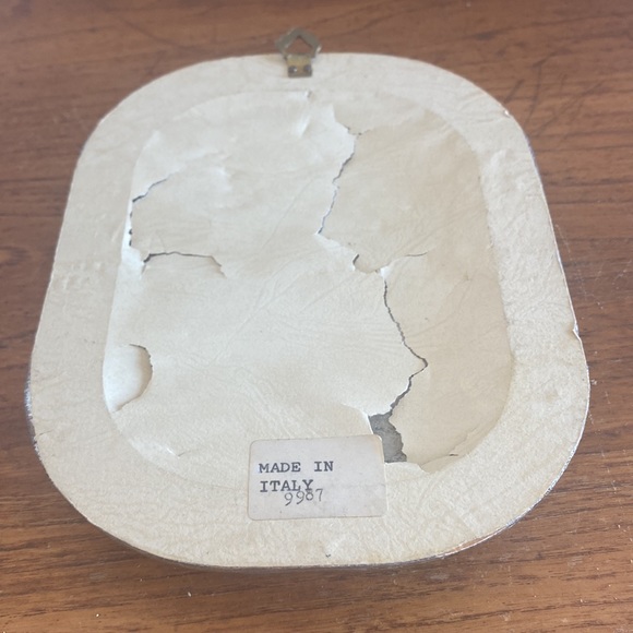 Vintage made in Italy oval antique finish wooden decorative 7” x 5 1/2” mirror - Picture 6 of 10